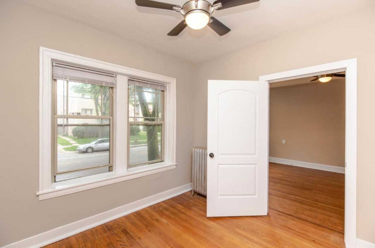 1337 W Touhy Ave #3N - Photo 6 of 12