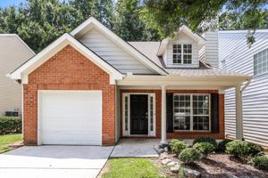featured image of 4423 Ravenwood Dr