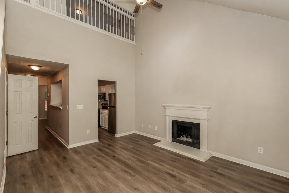 4423 Ravenwood Dr - Photo 4 of 17