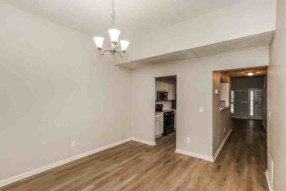 4423 Ravenwood Dr - Photo 7 of 17
