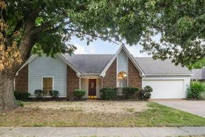 featured image of 2590 Laurelcrest Dr