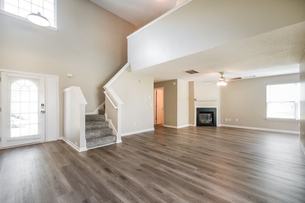 5577 Waverly Park - Photo 5 of 17