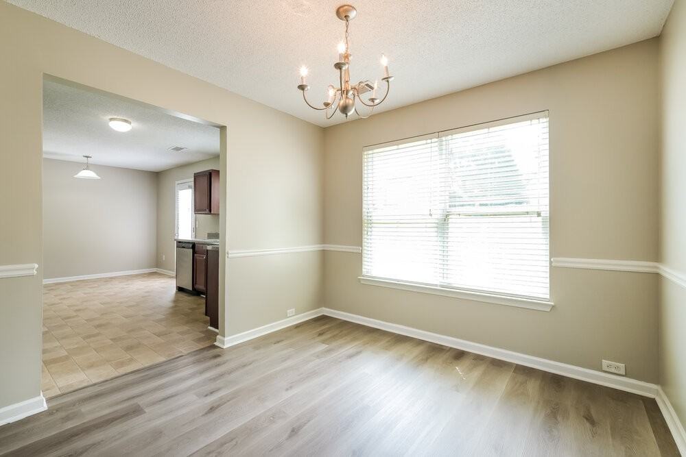 5577 Waverly Park - Photo 7 of 17