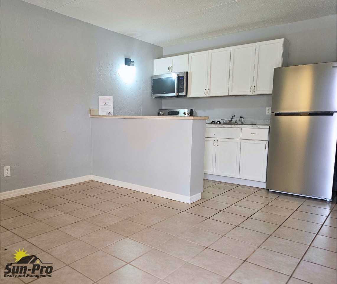515 Silver Beach Ave #14 - Photo 3 of 14