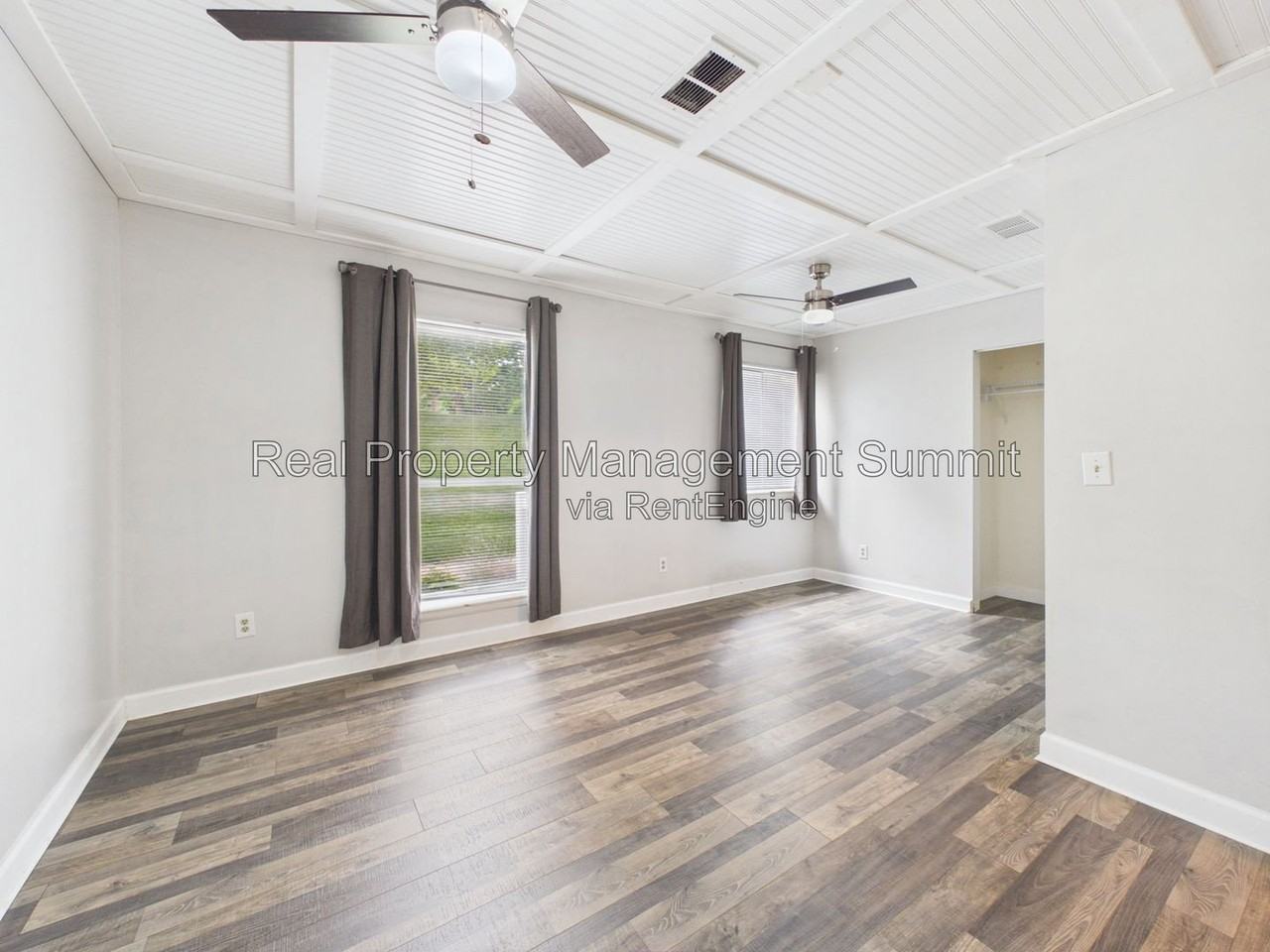 1336 Hunters Rd #C - Photo 4 of 19