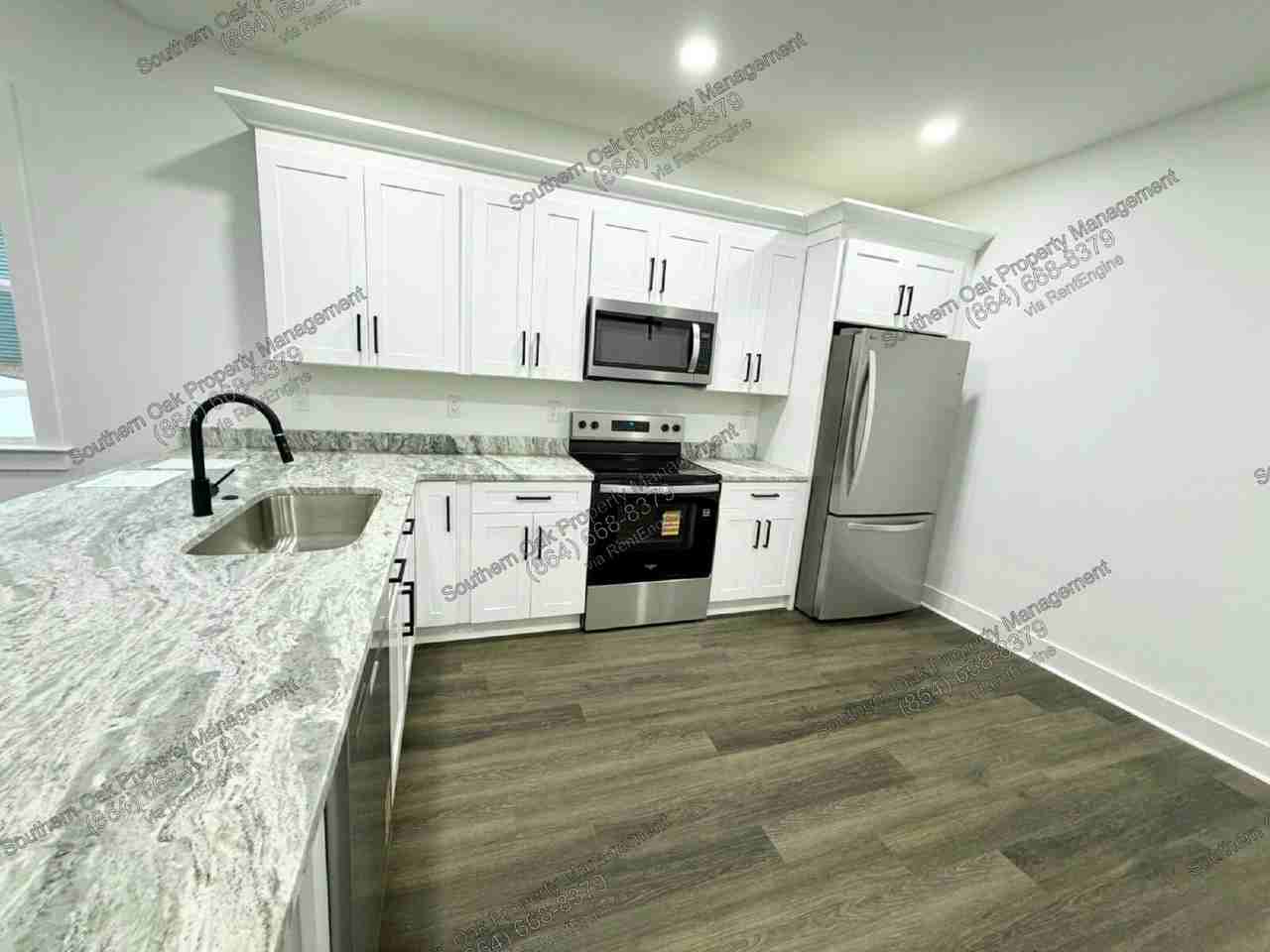 306 Hickory Trl - Photo 5 of 15
