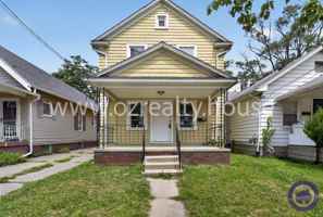 featured image of 2034 Berkshire Pl