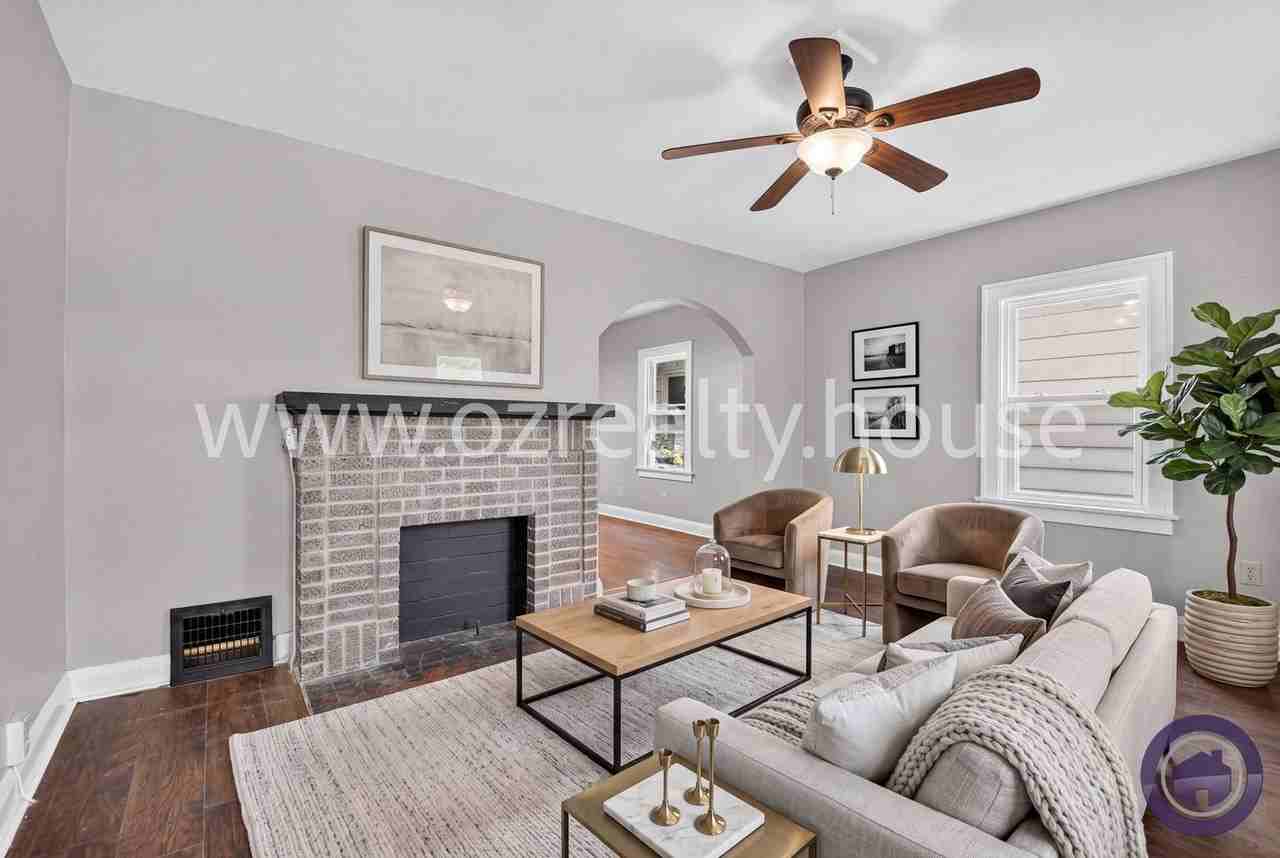 2034 Berkshire Pl - Photo 2 of 22