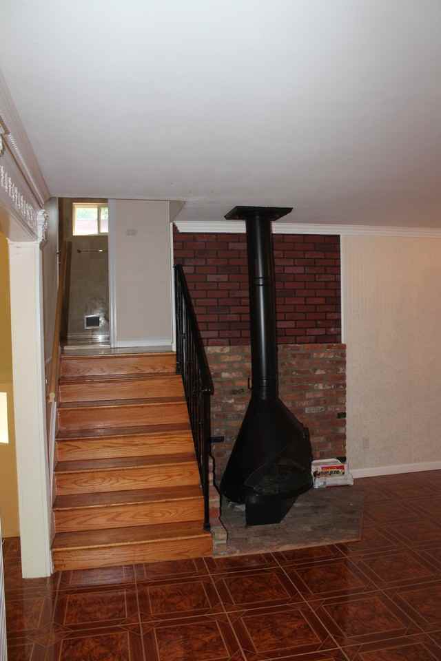 137 Colonial Road - Photo 3 of 26