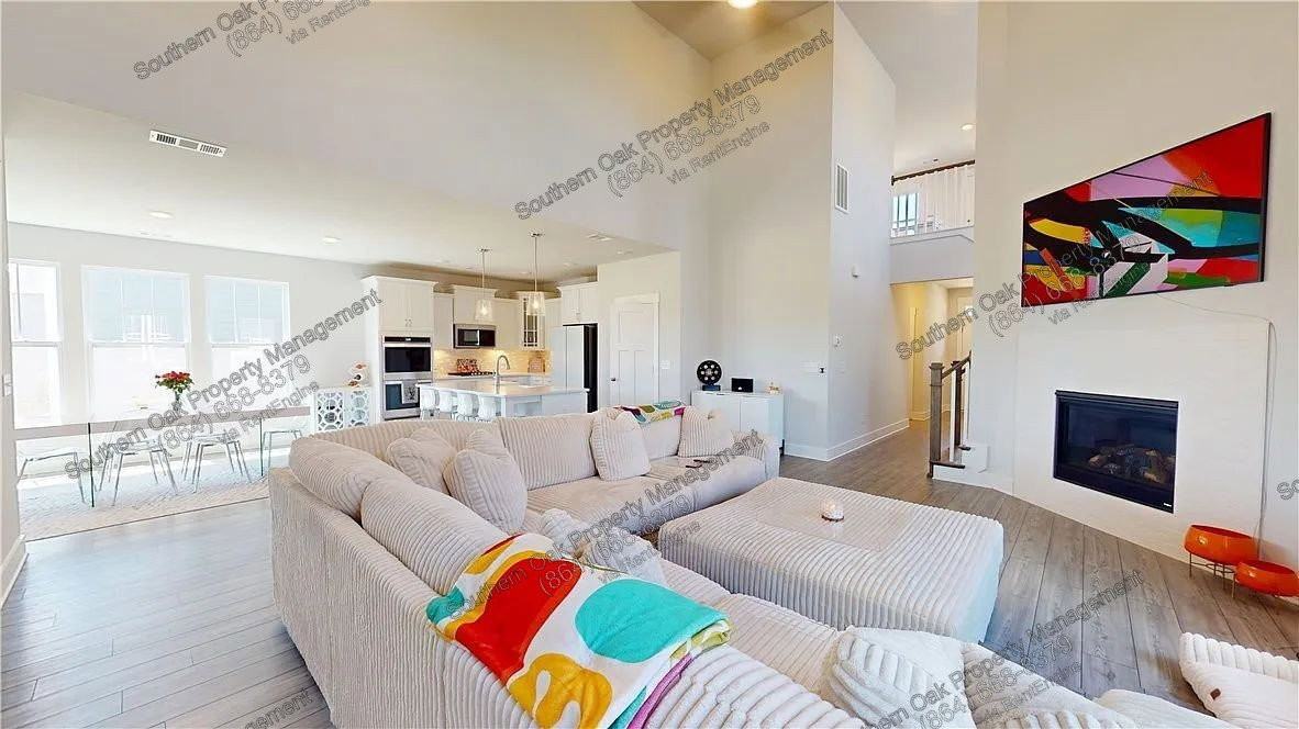 155 Founders Blvd - Photo 3 of 13