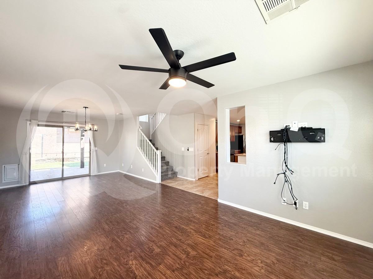 1911 S Tucana Ln - Photo 4 of 23