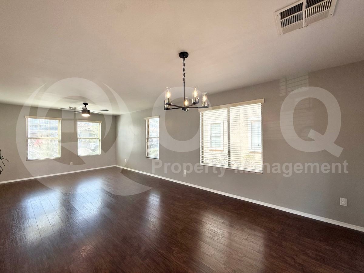 1911 S Tucana Ln - Photo 5 of 23