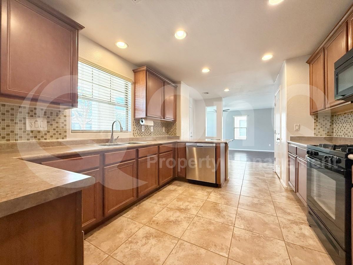 1911 S Tucana Ln - Photo 6 of 23