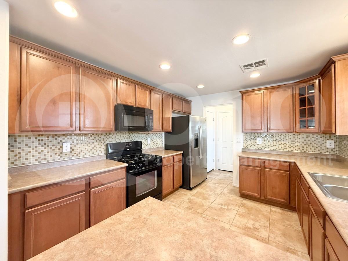 1911 S Tucana Ln - Photo 7 of 23