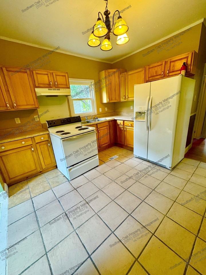 311 Lakeside Dr - Photo 7 of 13