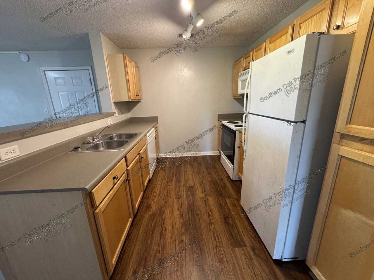 1123 Harts Ridge Dr - Photo 4 of 25