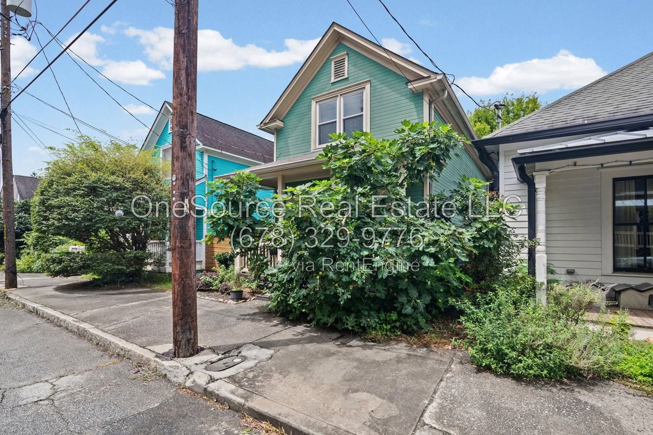 185 Savannah St Se - Photo 3 of 36