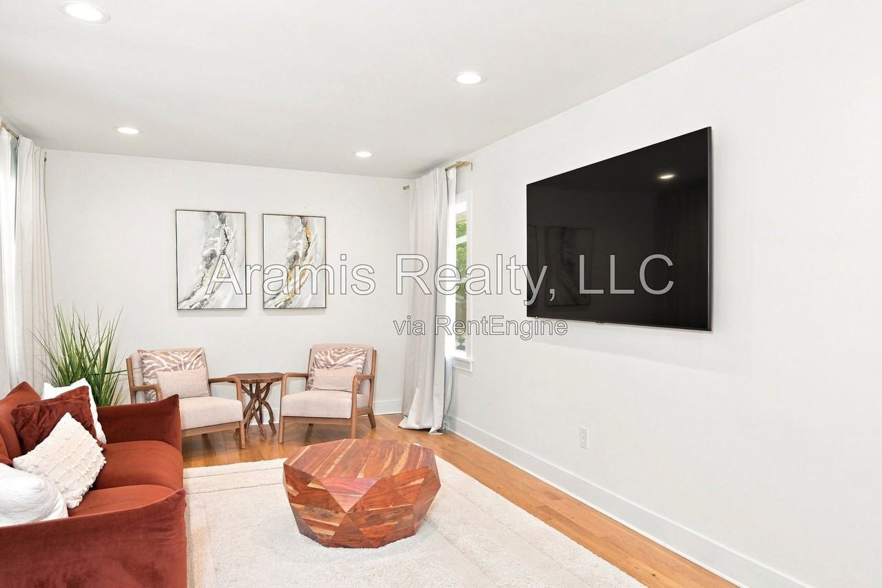 2376 Spring Creek Rd - Photo 3 of 20