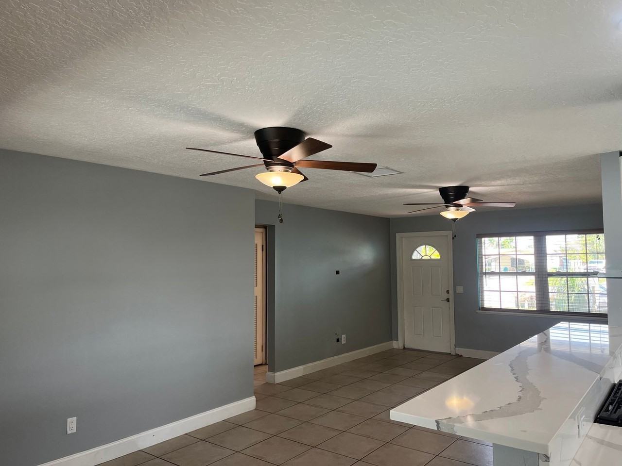 375 Carrousel Ct - Photo 3 of 27