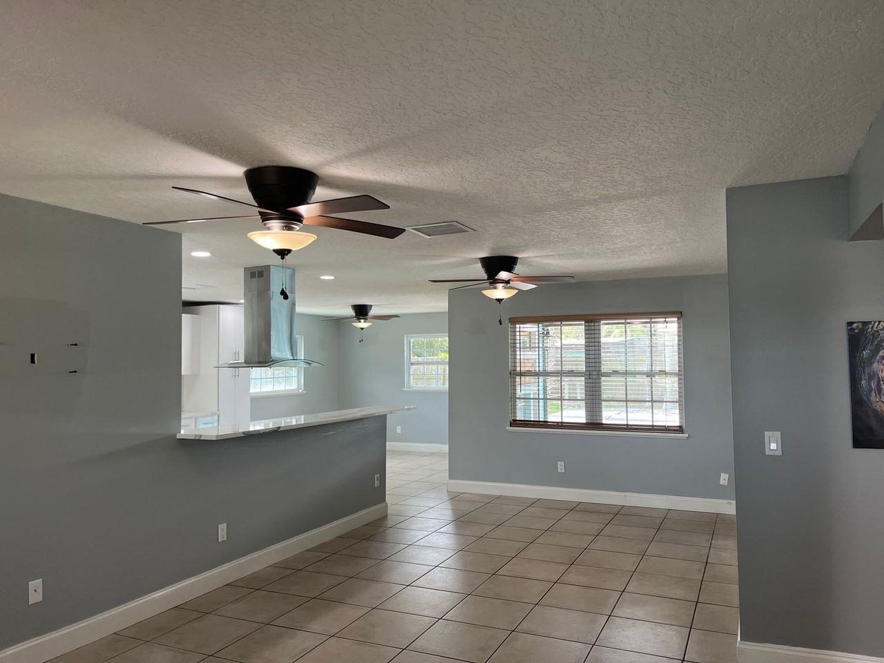 375 Carrousel Ct - Photo 4 of 27