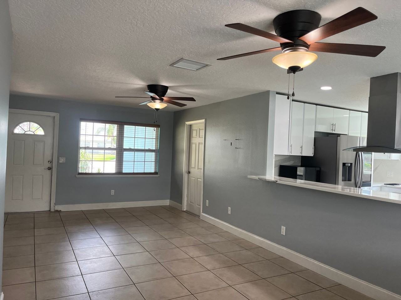 375 Carrousel Ct - Photo 5 of 27