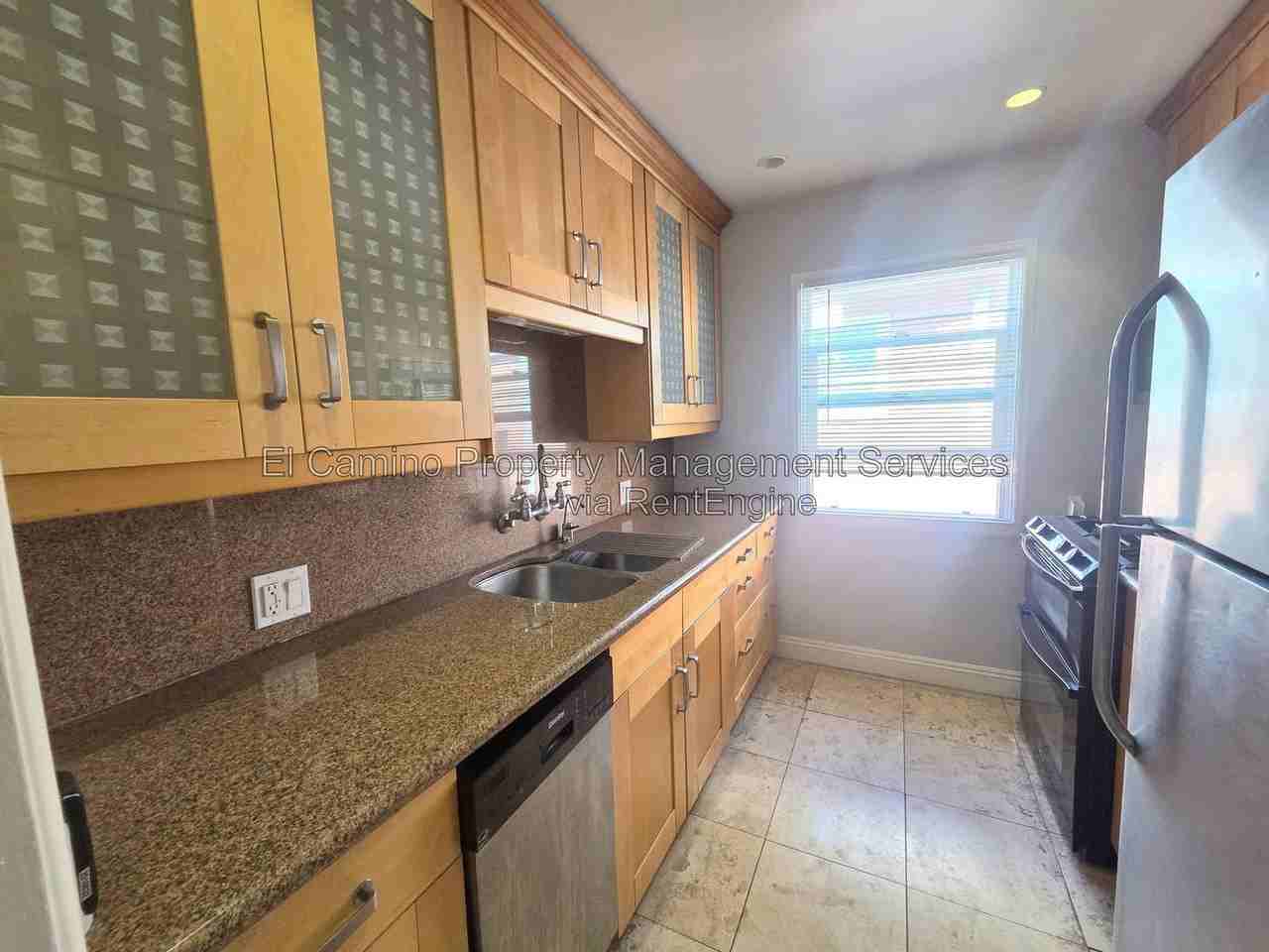 1036 E 2nd St #7 - Photo 6 of 16