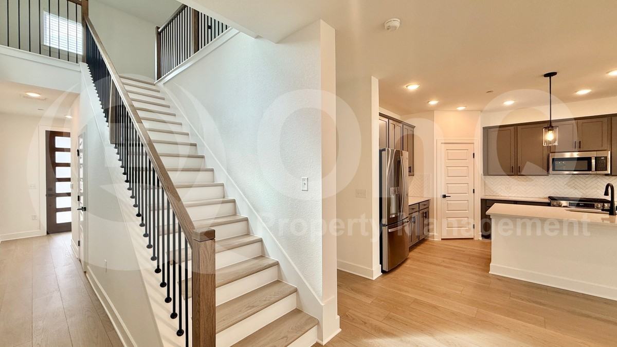 1016 Brickell Loop #B - Photo 5 of 26