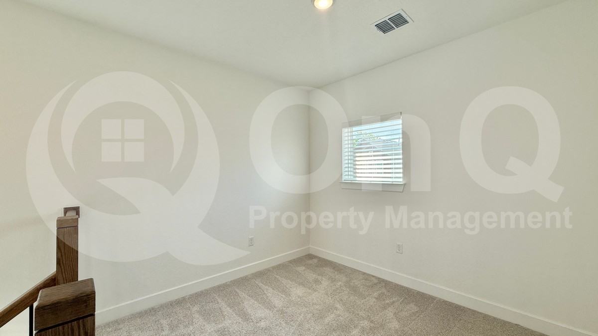 1016 Brickell Loop #B - Photo 7 of 26