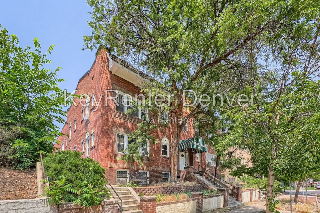 1275 N Clarkson St #3