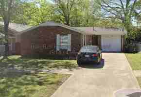 featured image of 206 S Walnut St