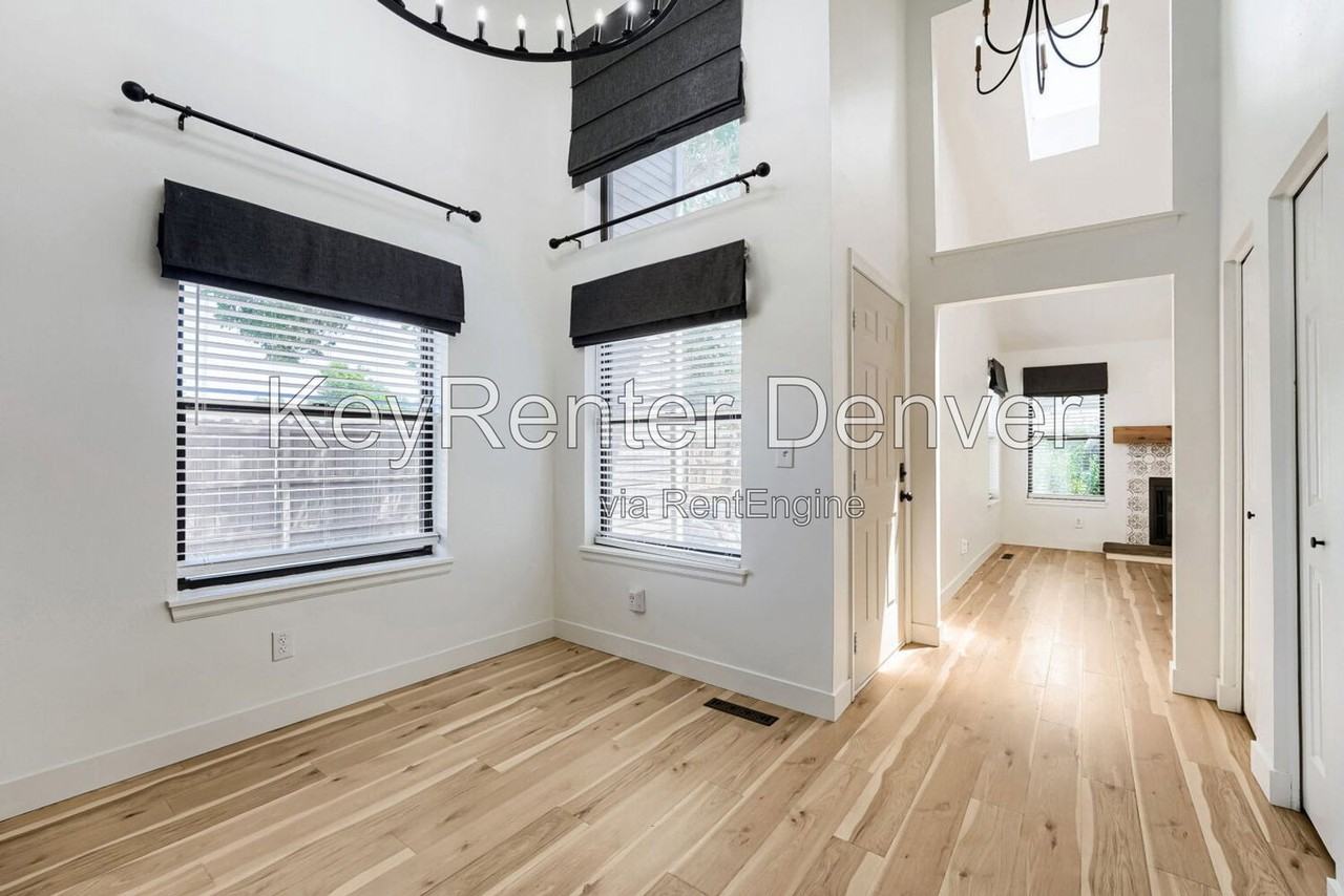 4603 S Fraser Ct - Photo 3 of 18
