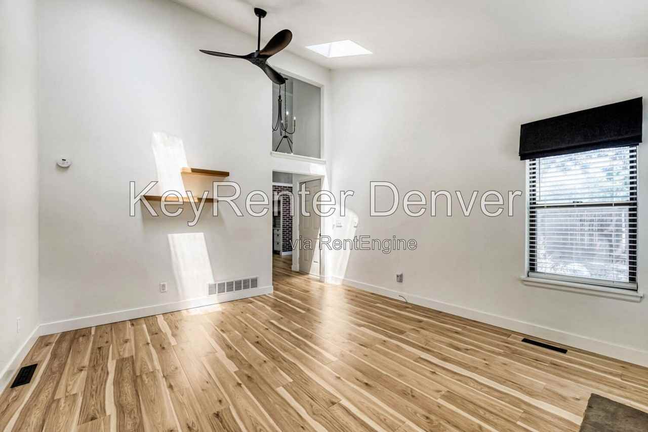 4603 S Fraser Ct - Photo 5 of 18