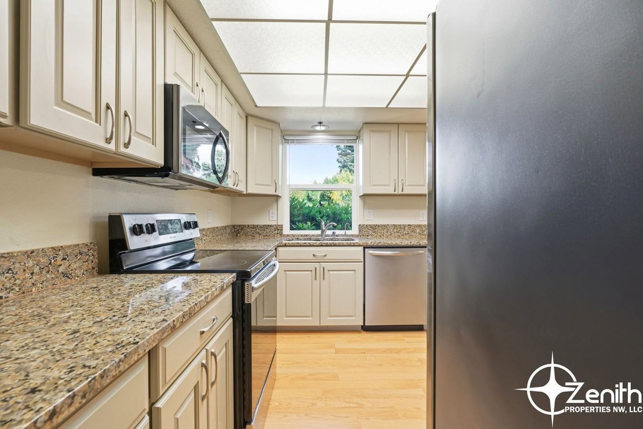 12719 Ne 10th Ave - Photo 7 of 34