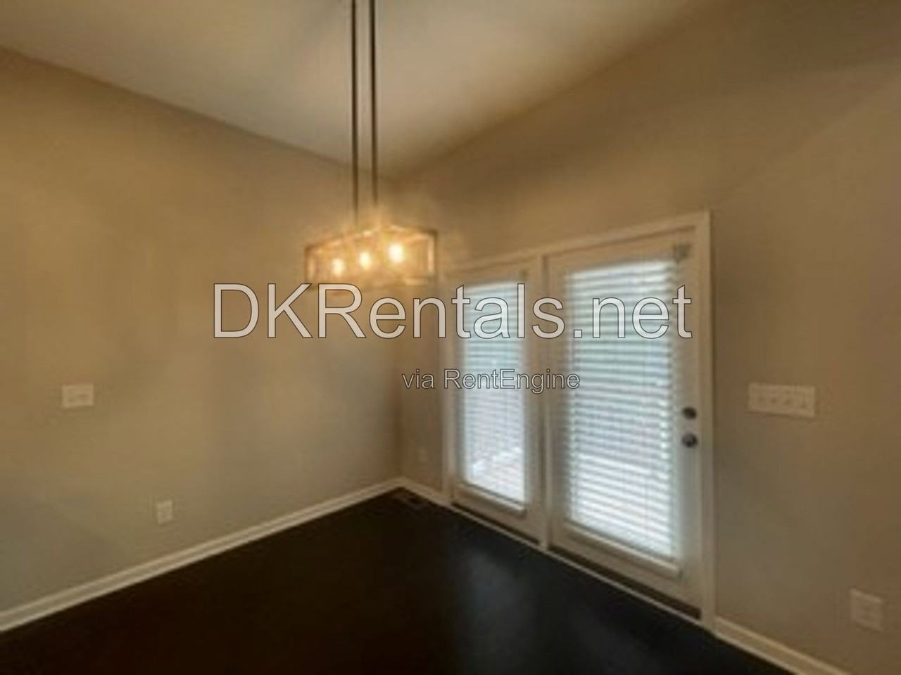 944 Hewitt Dr Se - Photo 4 of 24