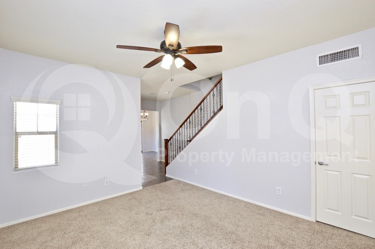 553 N Ranger Trl - Photo 3 of 25