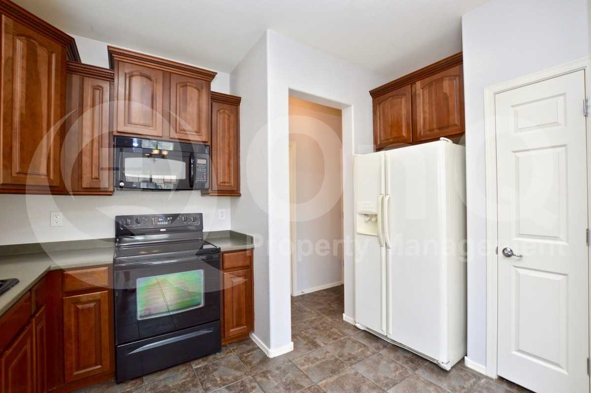 553 N Ranger Trl - Photo 5 of 25