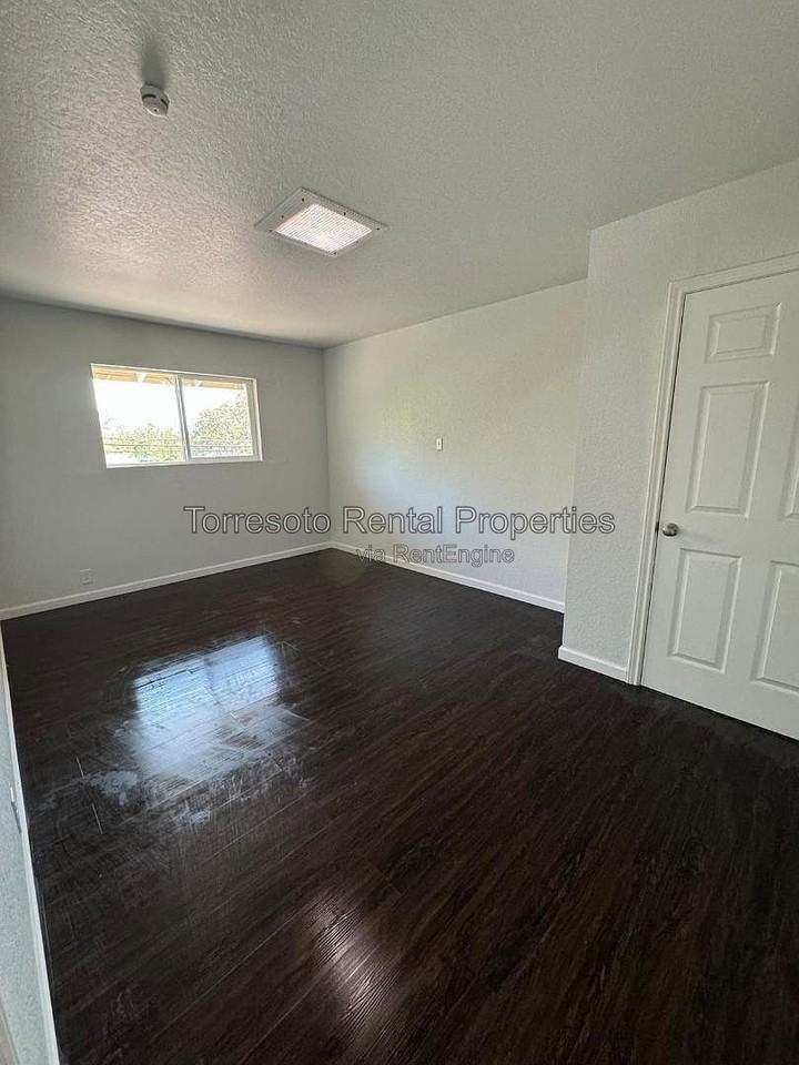 152 Shadwell Dr #D - Photo 2 of 24