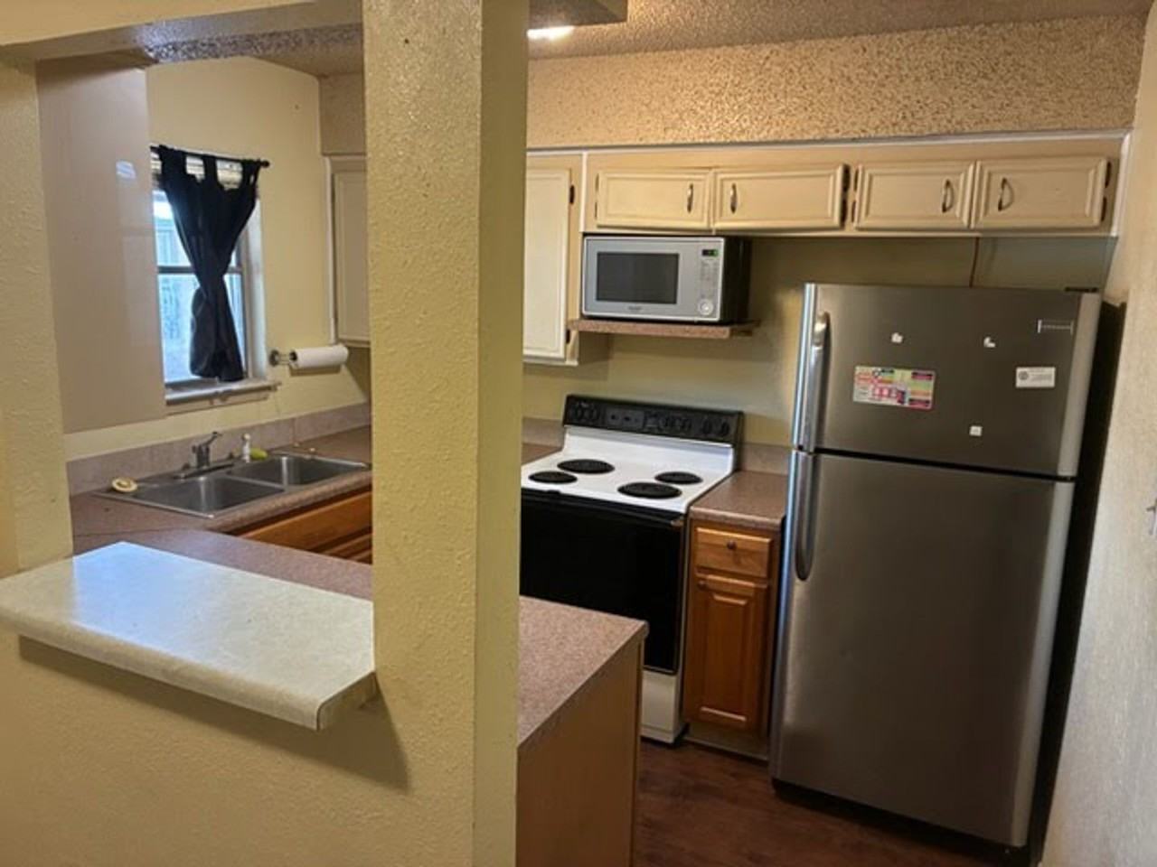 208 N Vandeveer St - Photo 3 of 11