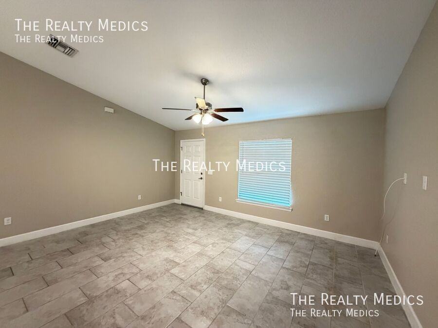 2736 Sw 161st Loop - Photo 3 of 19