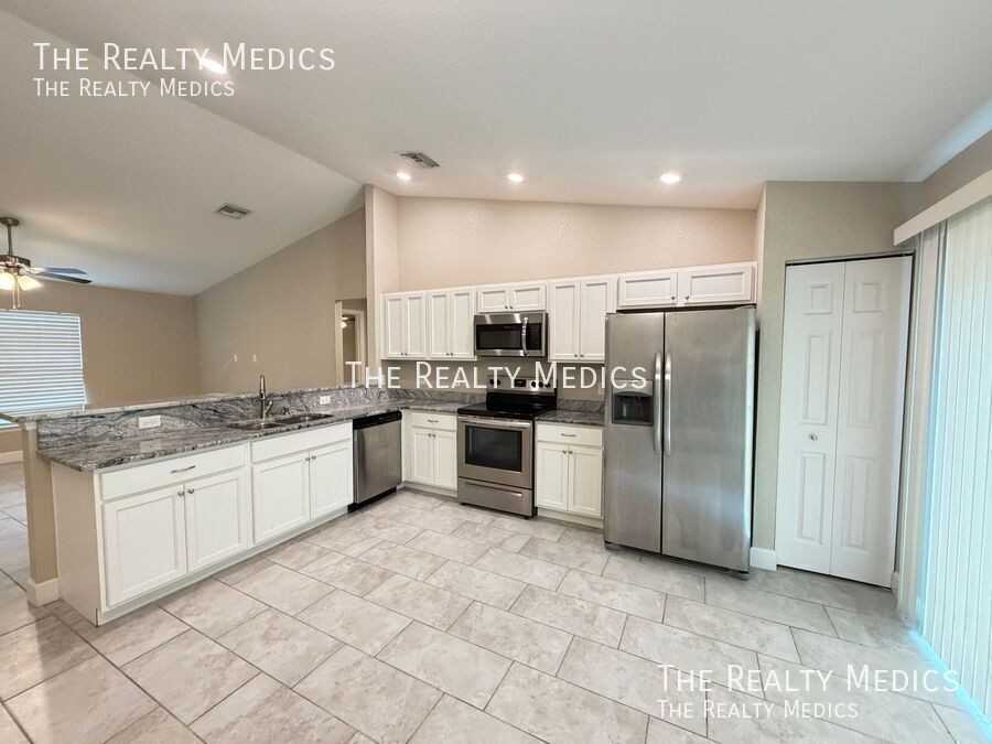 2736 Sw 161st Loop - Photo 4 of 19