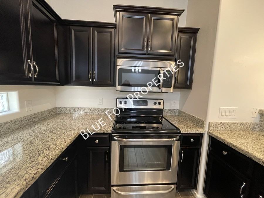 8721 N Black Pine Dr - Photo 5 of 41