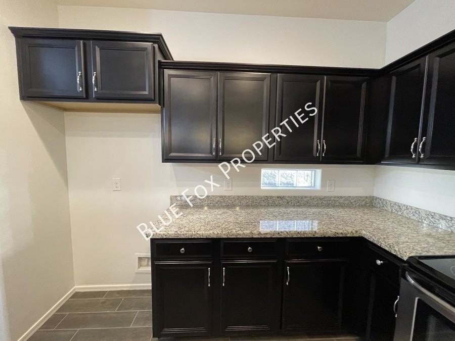 8721 N Black Pine Dr - Photo 6 of 41