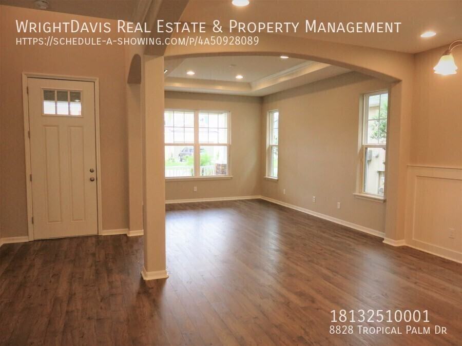 8828 Tropical Palm Dr - Photo 3 of 29