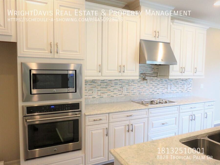 8828 Tropical Palm Dr - Photo 7 of 29
