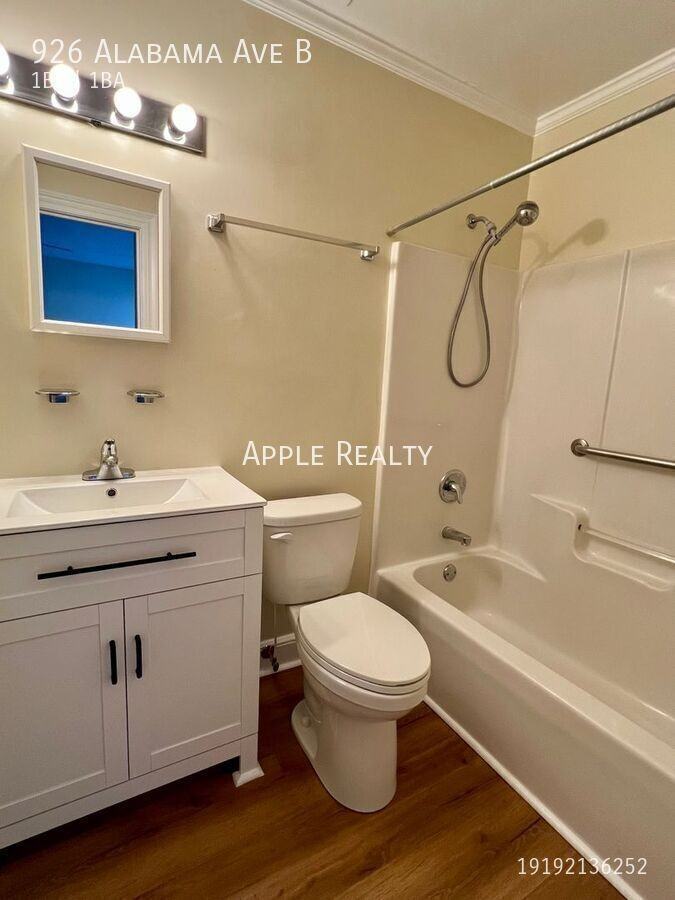 926 Alabama Ave - Photo 2 of 10