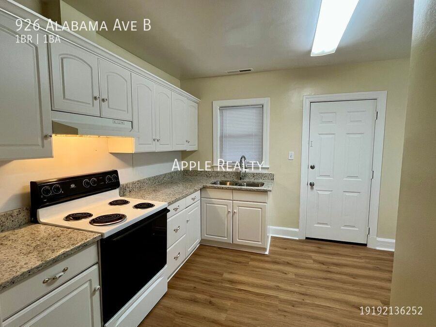 926 Alabama Ave - Photo 3 of 10
