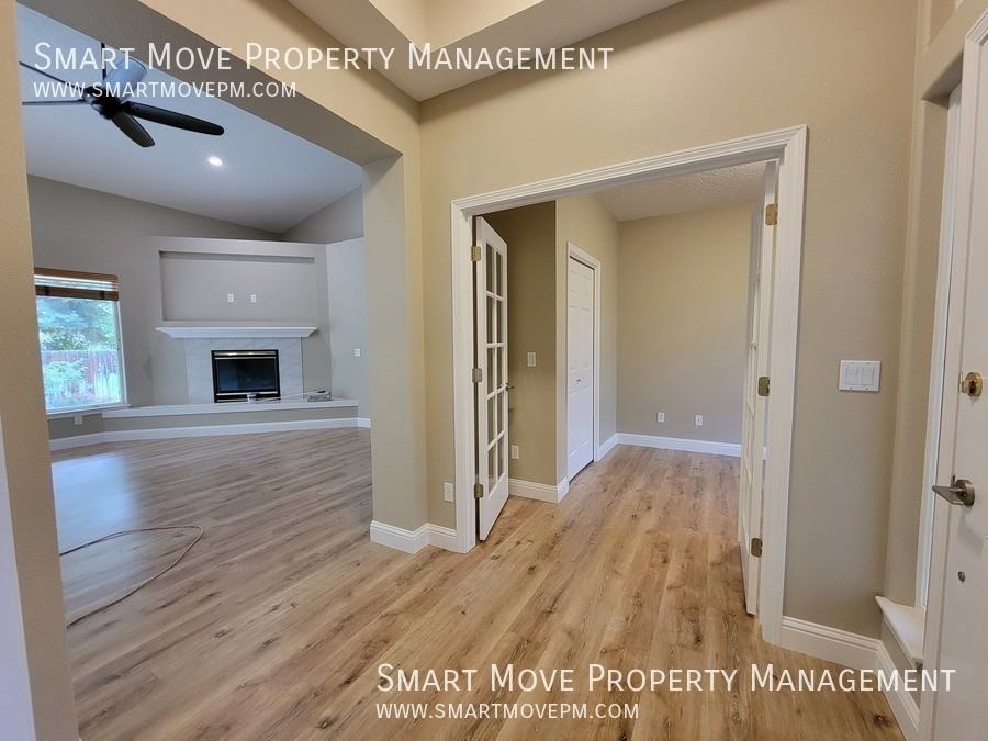 1096 N Glenabby Pl - Photo 4 of 42