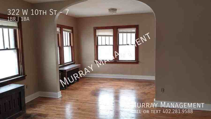 322 W 10th St #7 - Photo 4 of 15