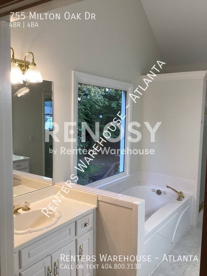 755 Milton Oaks Dr - Photo 4 of 30