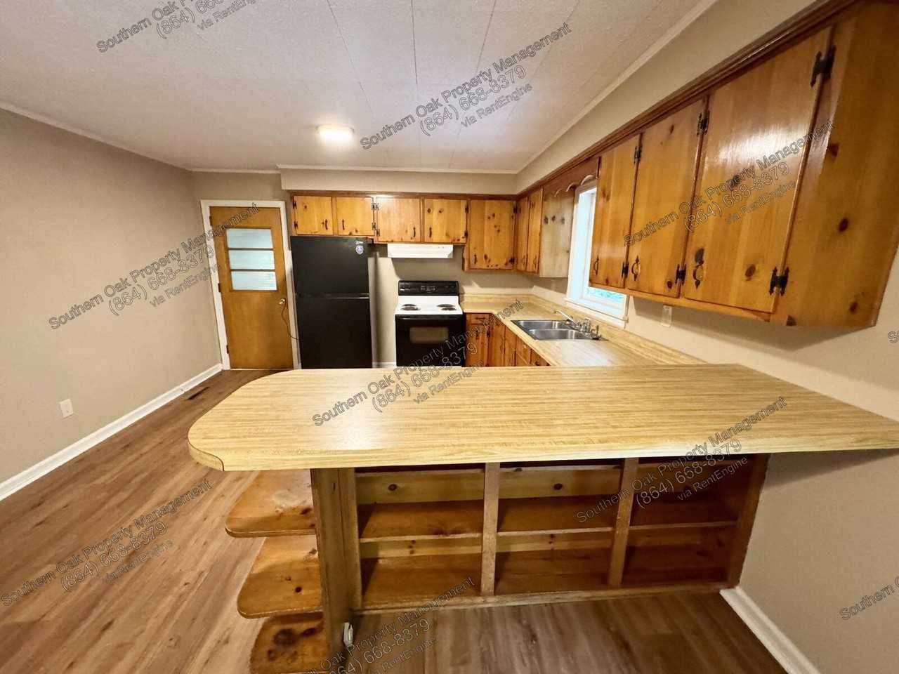 1202 Garden Cir - Photo 4 of 18